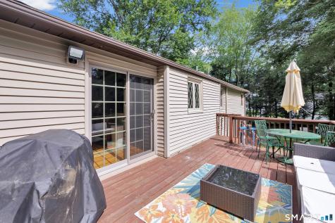 23 Leighton Court North Haven CT 06473