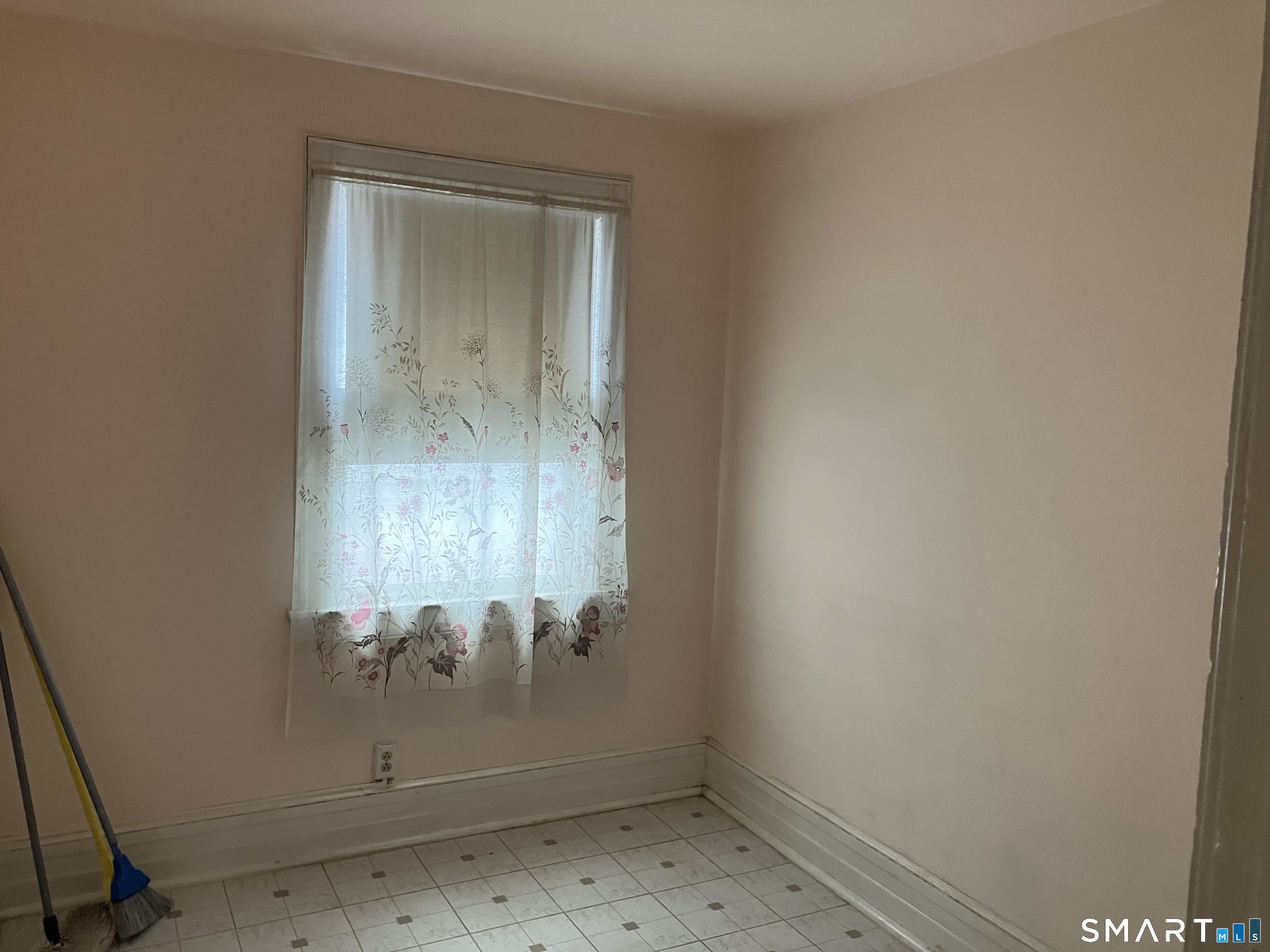 318 Willow Street Bridgeport CT 06610