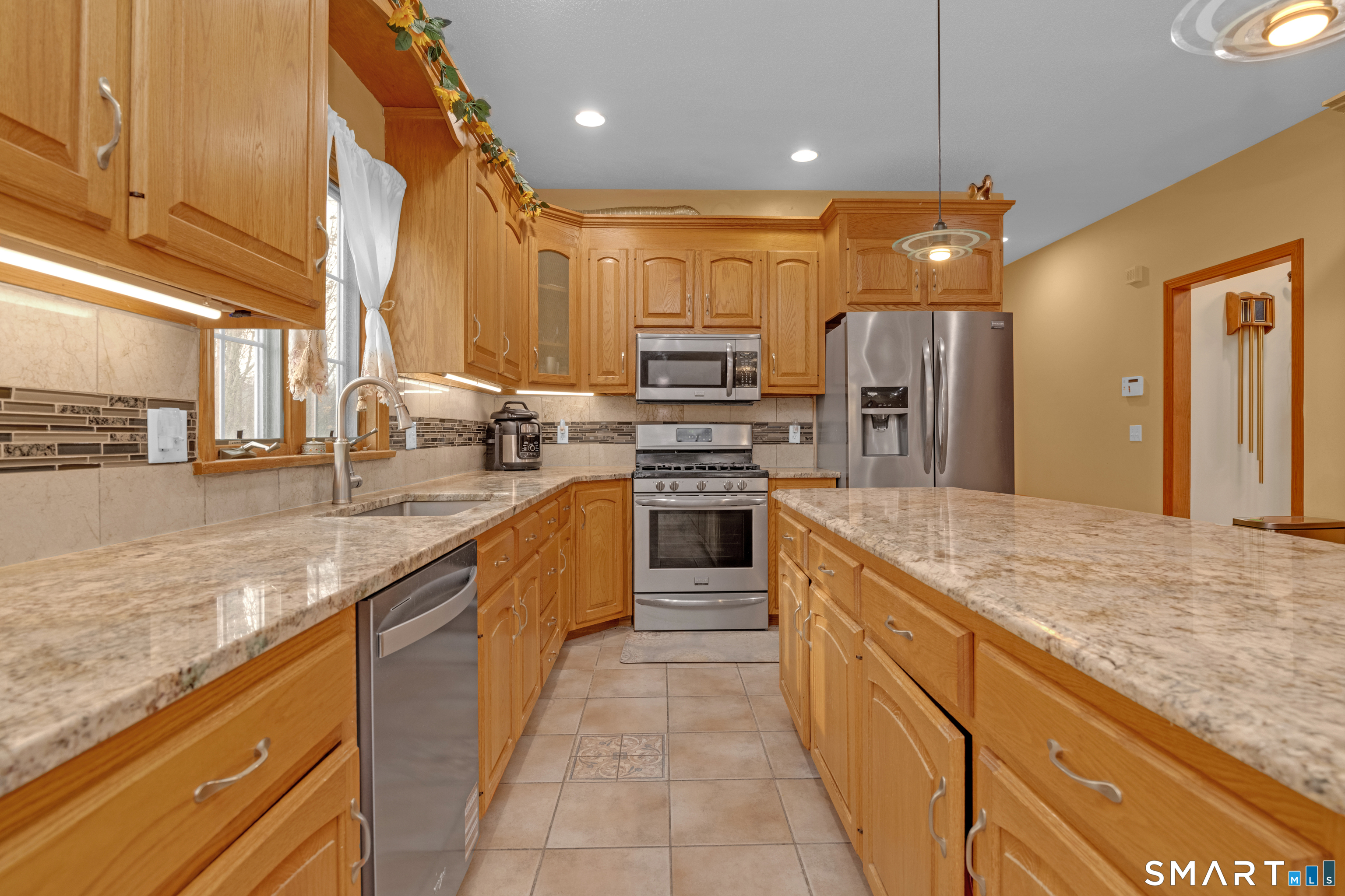 20 Elmore Way South Windsor CT 06074