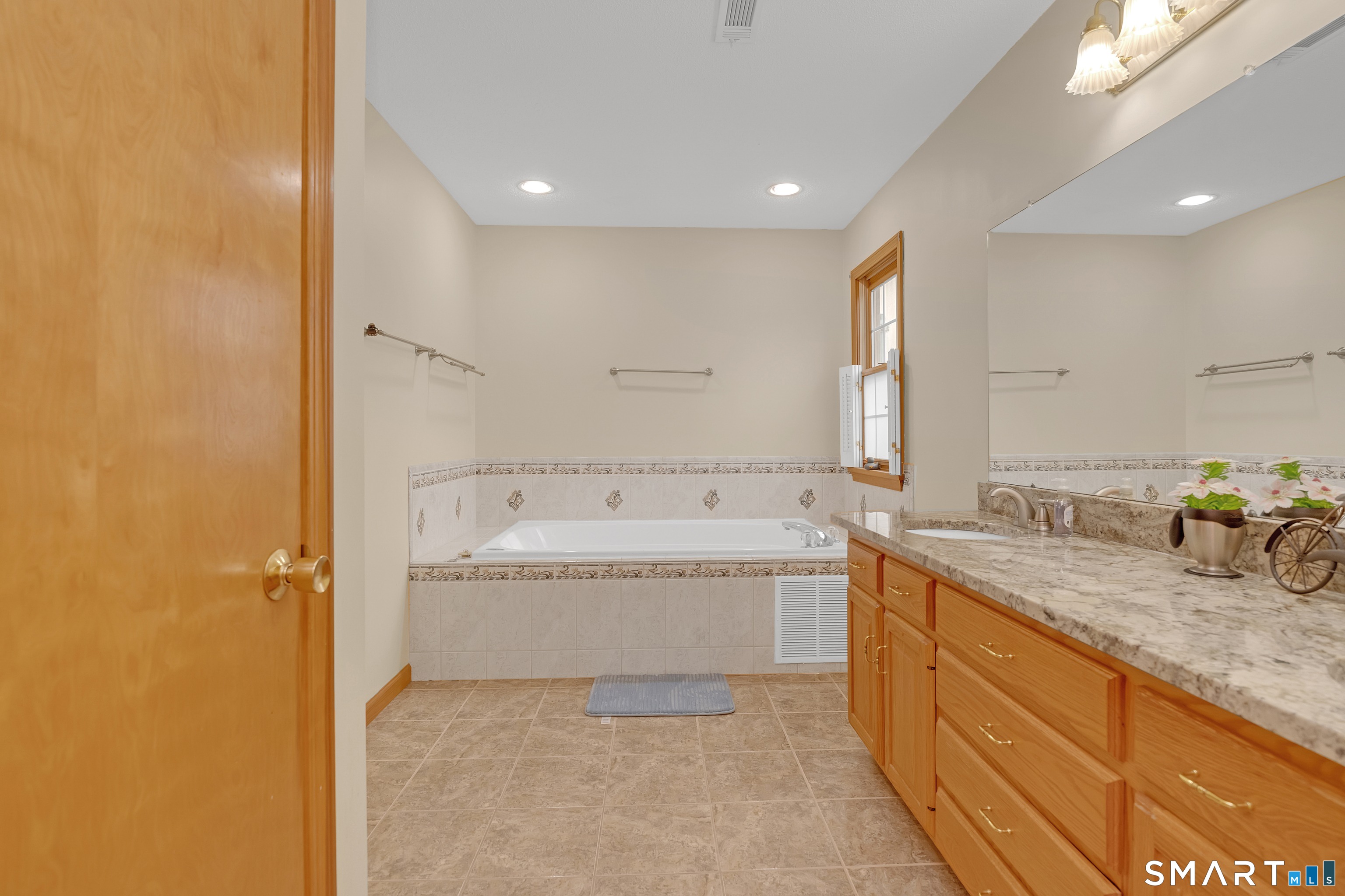 20 Elmore Way South Windsor CT 06074