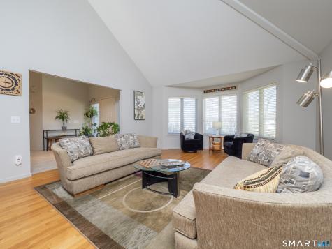 15 Black Pine Ridge Ridgefield CT 06877