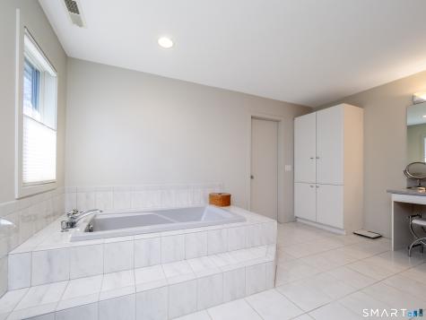 15 Black Pine Ridge Ridgefield CT 06877