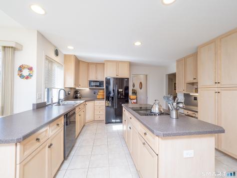 15 Black Pine Ridge Ridgefield CT 06877
