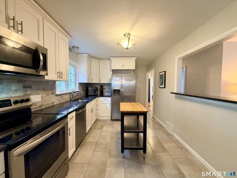 102 Jessie Drive West Haven CT 06516