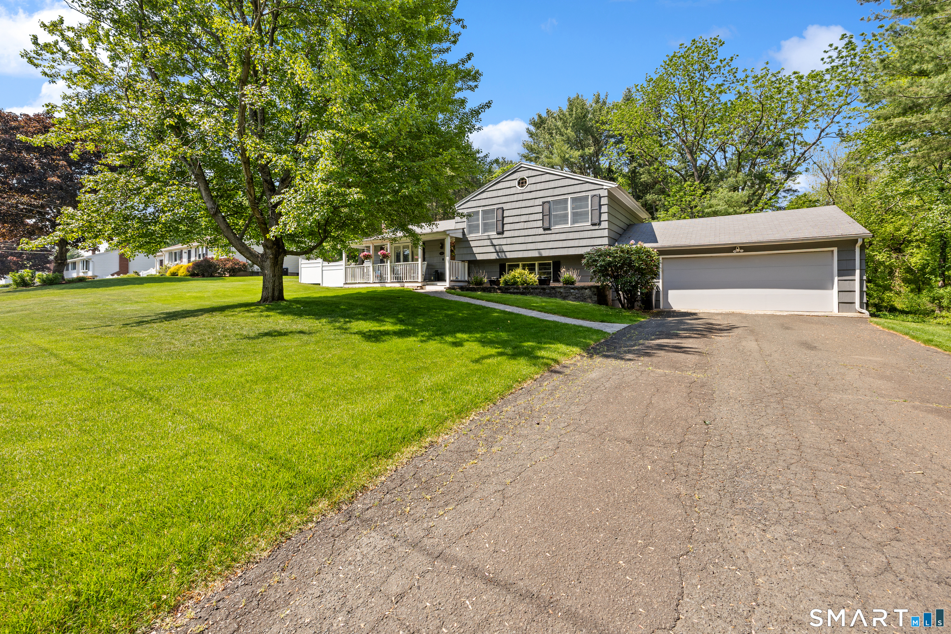 59 Surrey Drive North Haven CT 06473