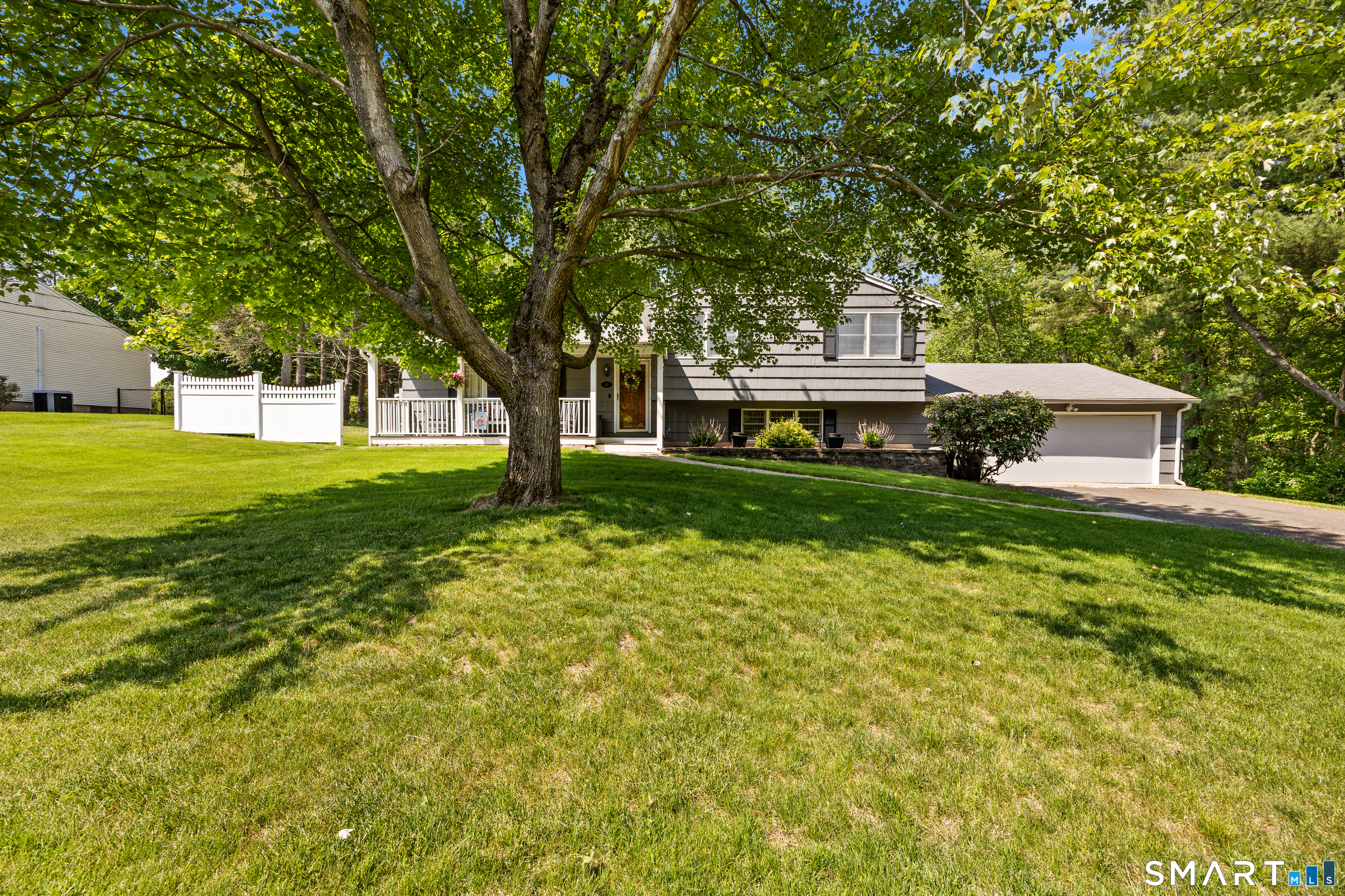 59 Surrey Drive North Haven CT 06473