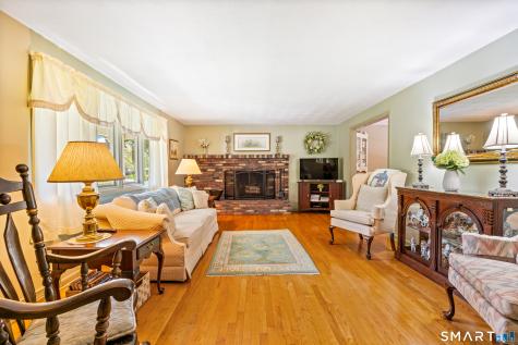 59 Surrey Drive North Haven CT 06473