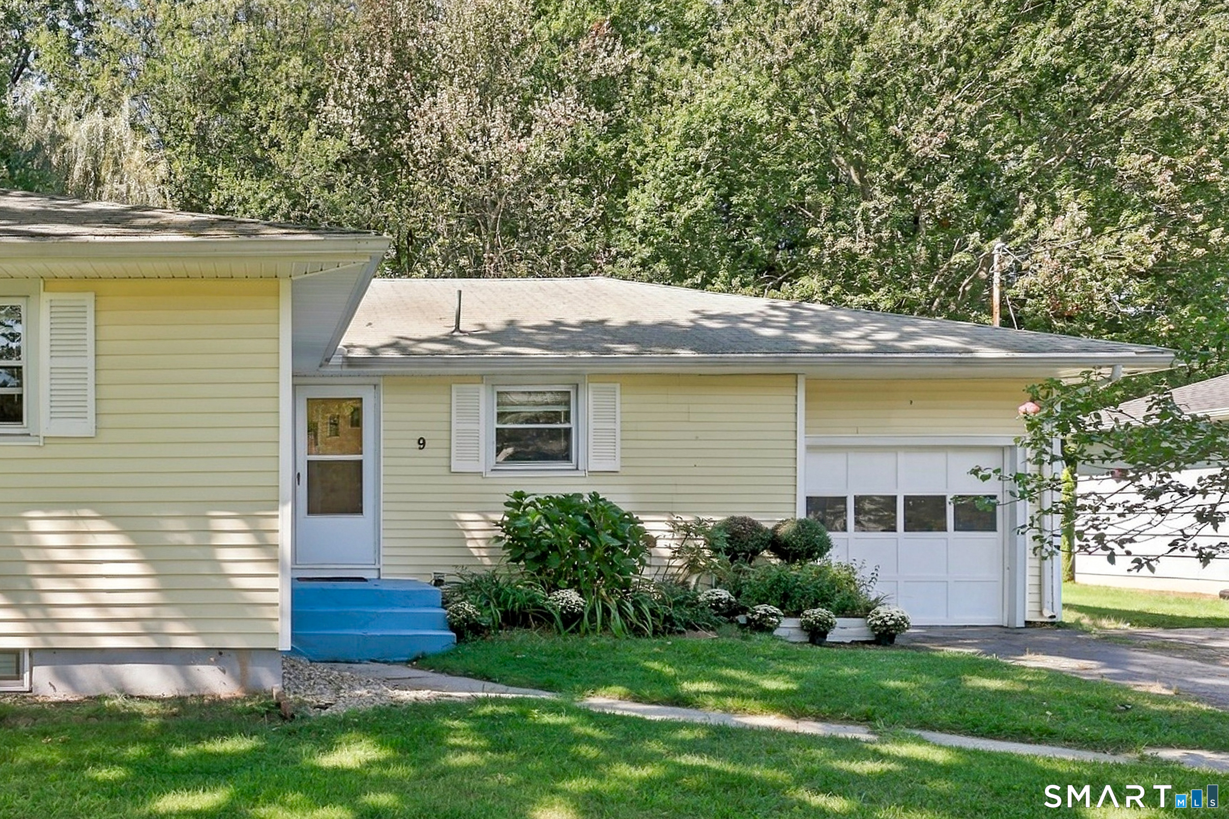 9 Alderwood Drive West Hartford CT 06117
