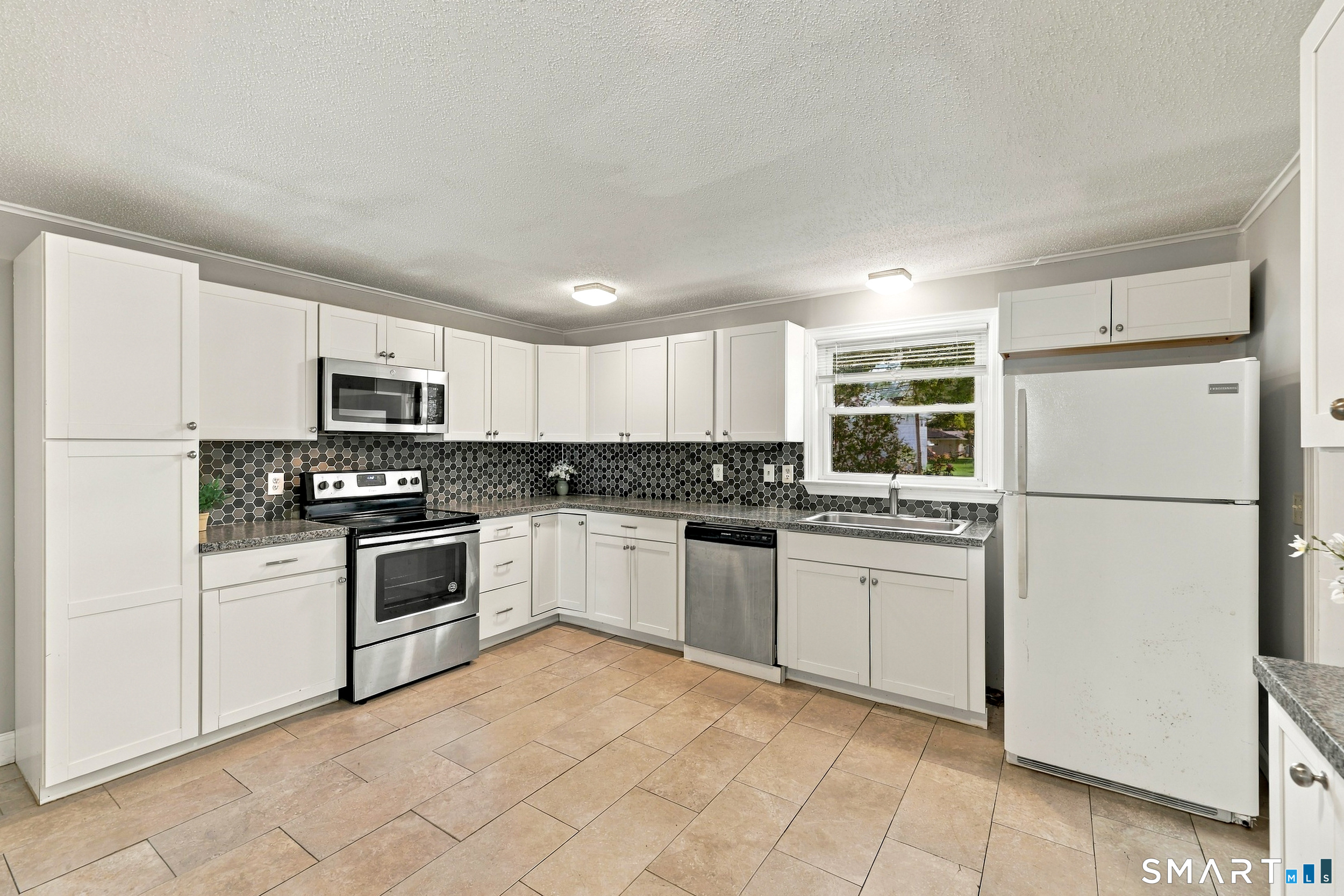 9 Alderwood Drive West Hartford CT 06117
