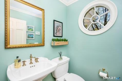 10 Queens Lane Darien CT 06820