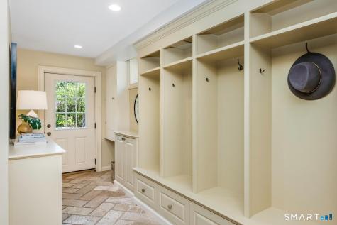 10 Queens Lane Darien CT 06820