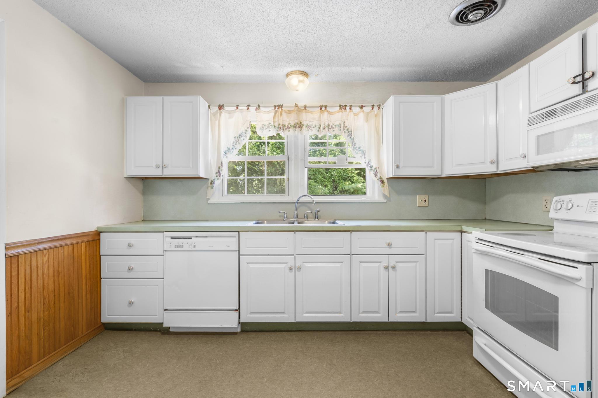 33 Garrassino Place Waterbury CT 06706