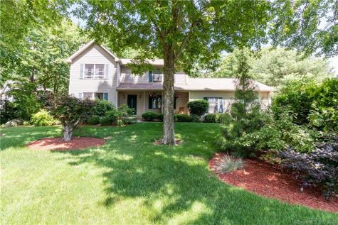 10 Corbin Ridge Bristol CT 06010