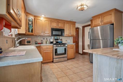 24 Russell Street Naugatuck CT 06770