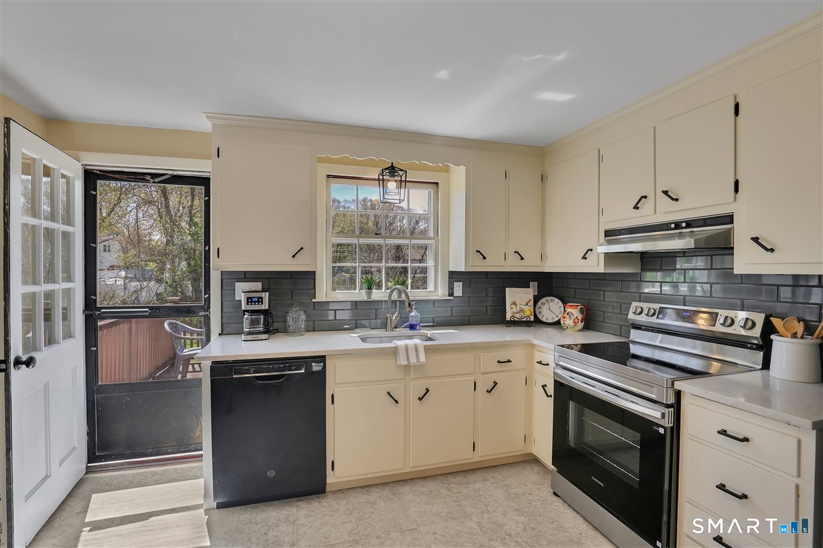 35 Parkwood Drive East Hartford CT 06118