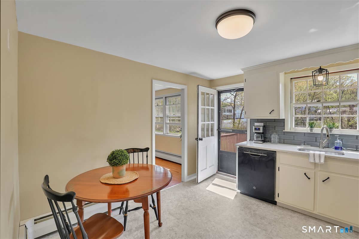 35 Parkwood Drive East Hartford CT 06118