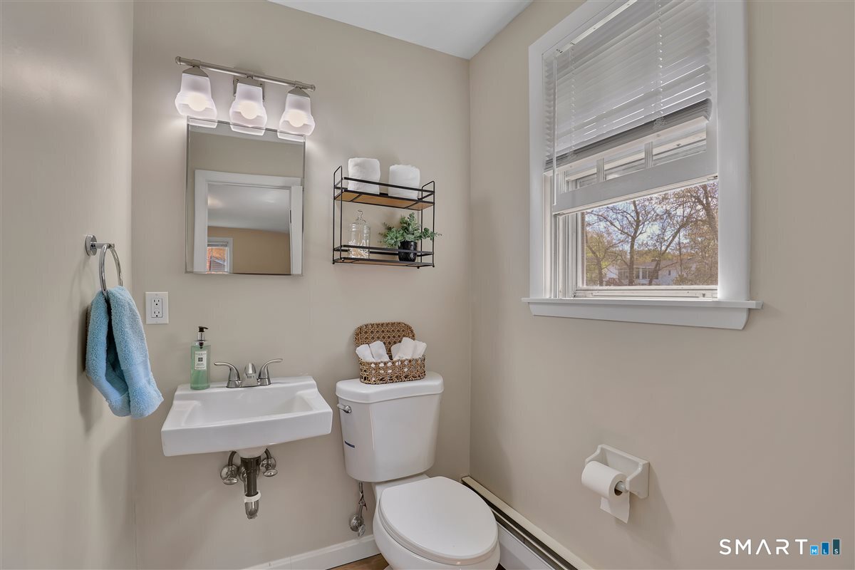 35 Parkwood Drive East Hartford CT 06118