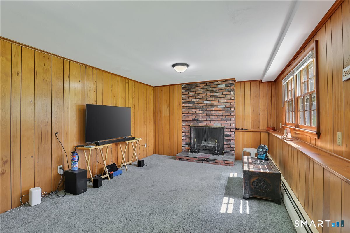 35 Parkwood Drive East Hartford CT 06118