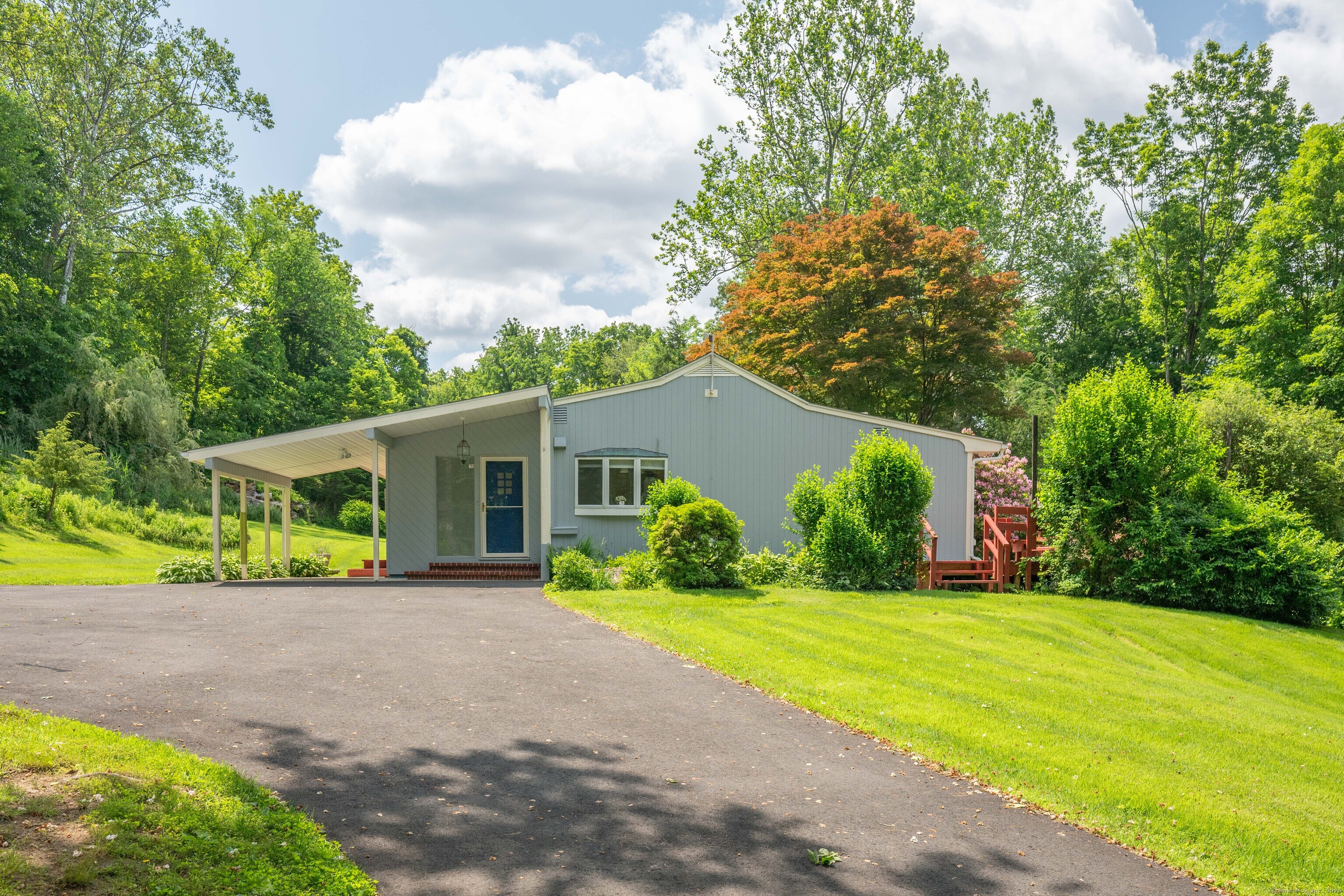 25 Old Middle Road Brookfield CT 06804