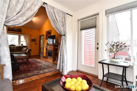 32 Barton Circle North Haven CT 06473