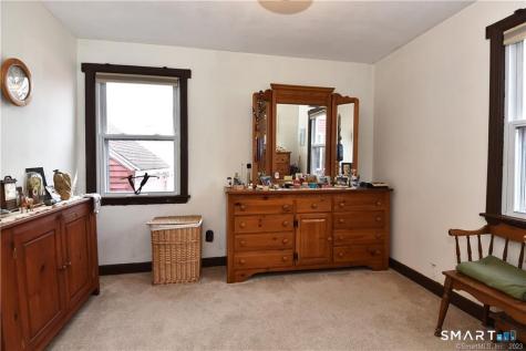 32 Barton Circle North Haven CT 06473