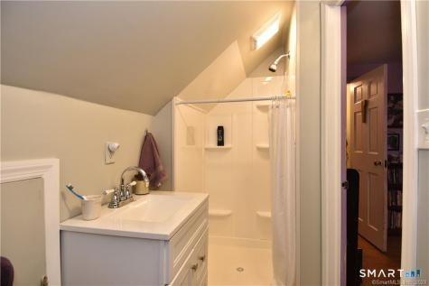 32 Barton Circle North Haven CT 06473