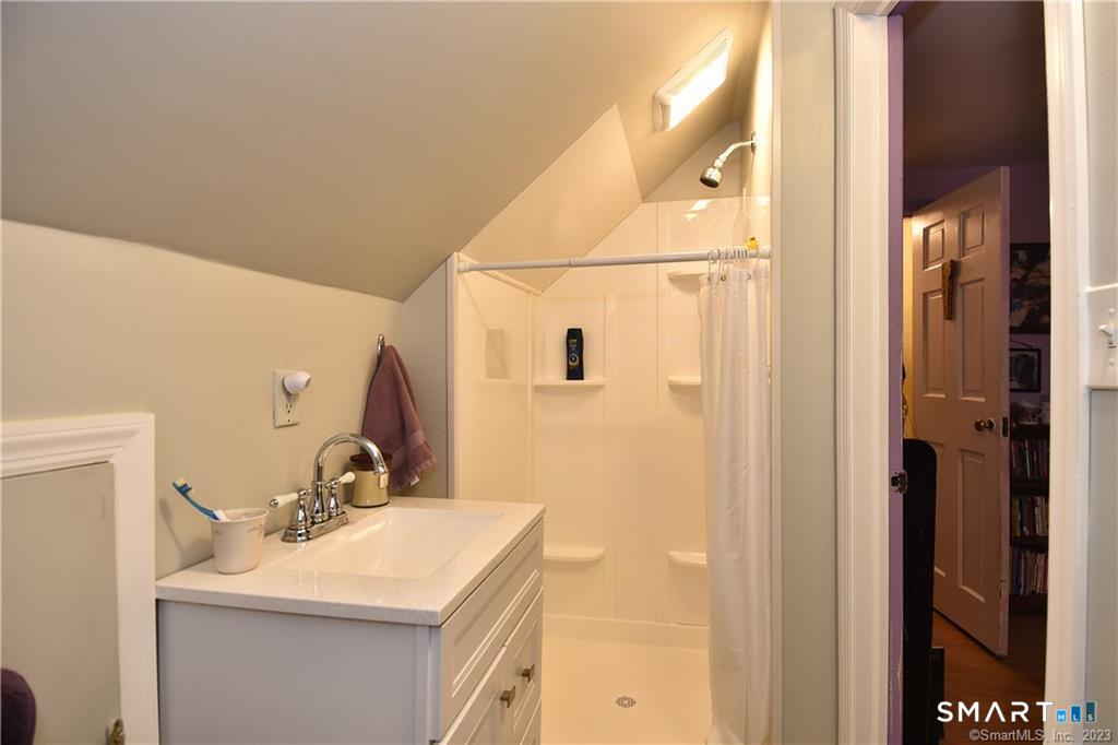 32 Barton Circle North Haven CT 06473