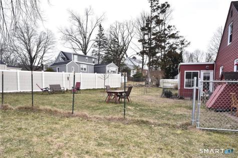 32 Barton Circle North Haven CT 06473