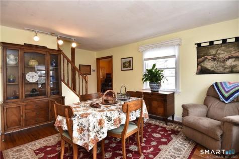 32 Barton Circle North Haven CT 06473
