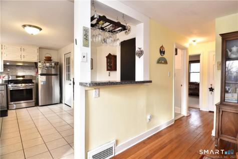 32 Barton Circle North Haven CT 06473