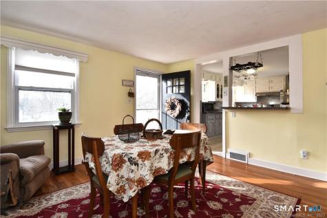 32 Barton Circle North Haven CT 06473