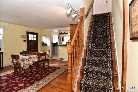 32 Barton Circle North Haven CT 06473