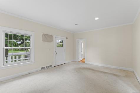 18 Glover Avenue Newtown CT 06470