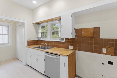 18 Glover Avenue Newtown CT 06470