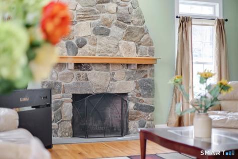 1 Bramble Trail Newtown CT 06470