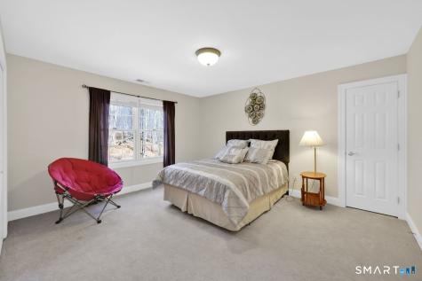 1 Bramble Trail Newtown CT 06470