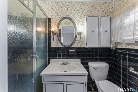 32 Brentwood Drive Bloomfield CT 06002