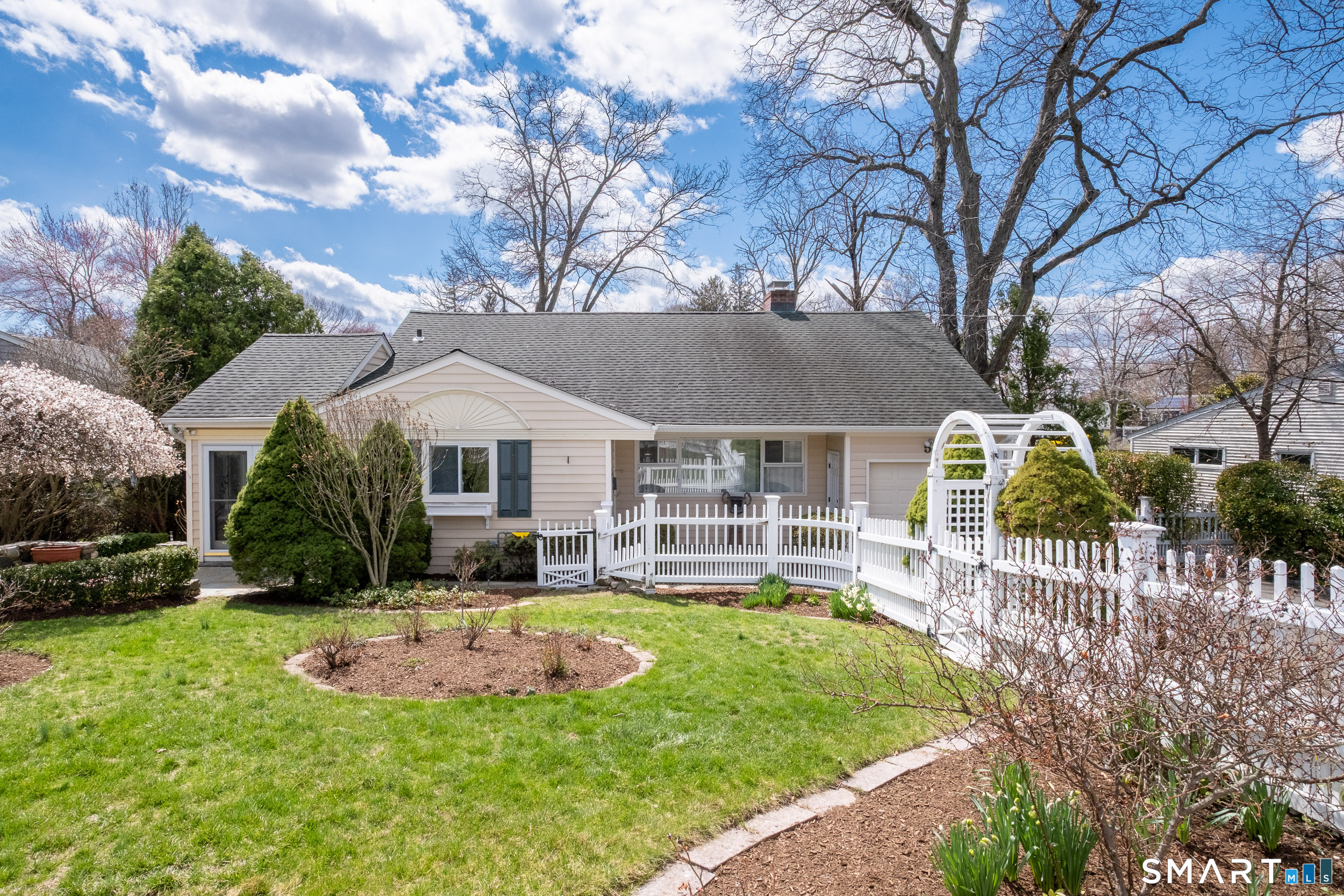 56 Lakeview Drive Stamford CT 06905