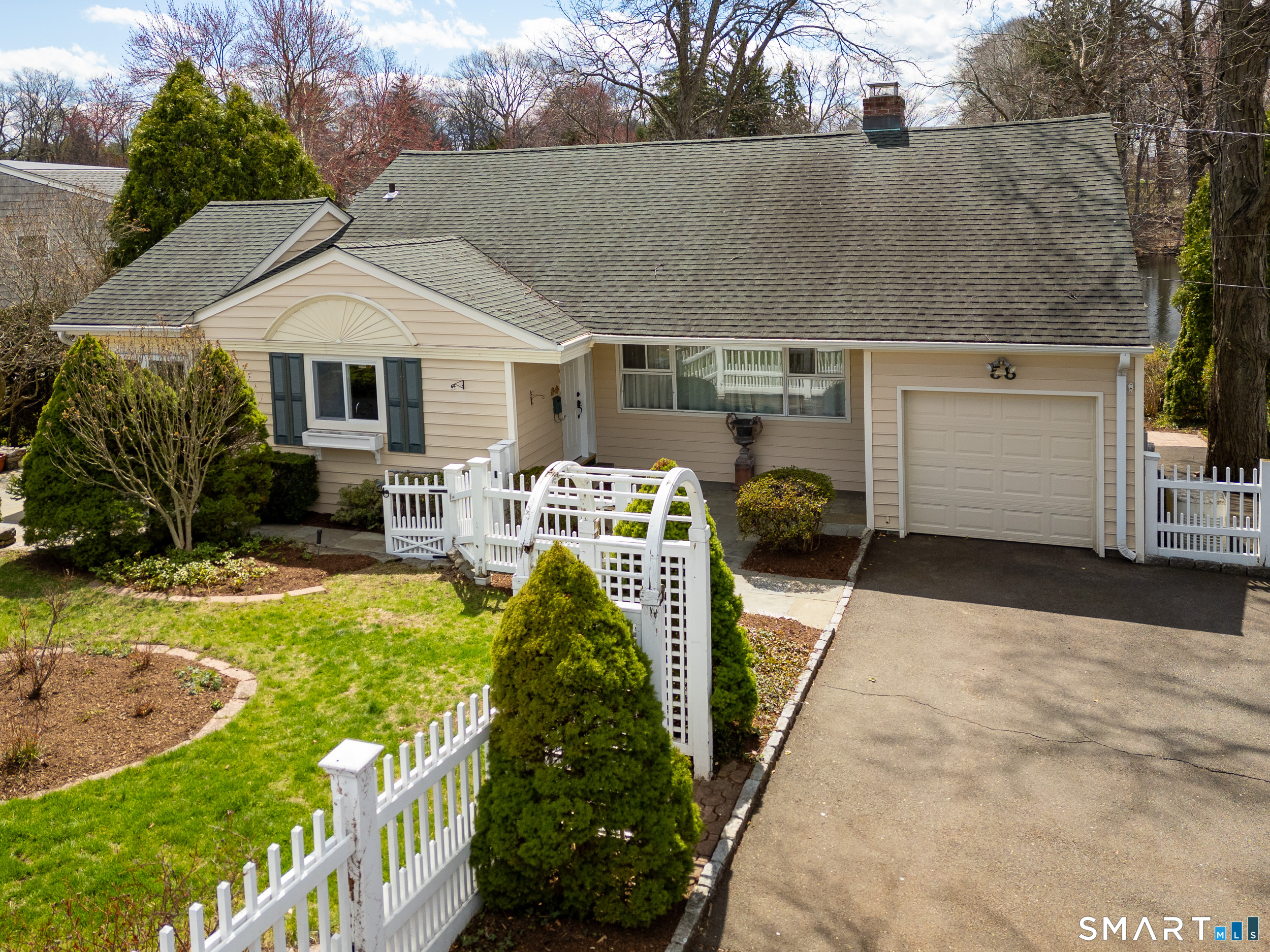 56 Lakeview Drive Stamford CT 06905