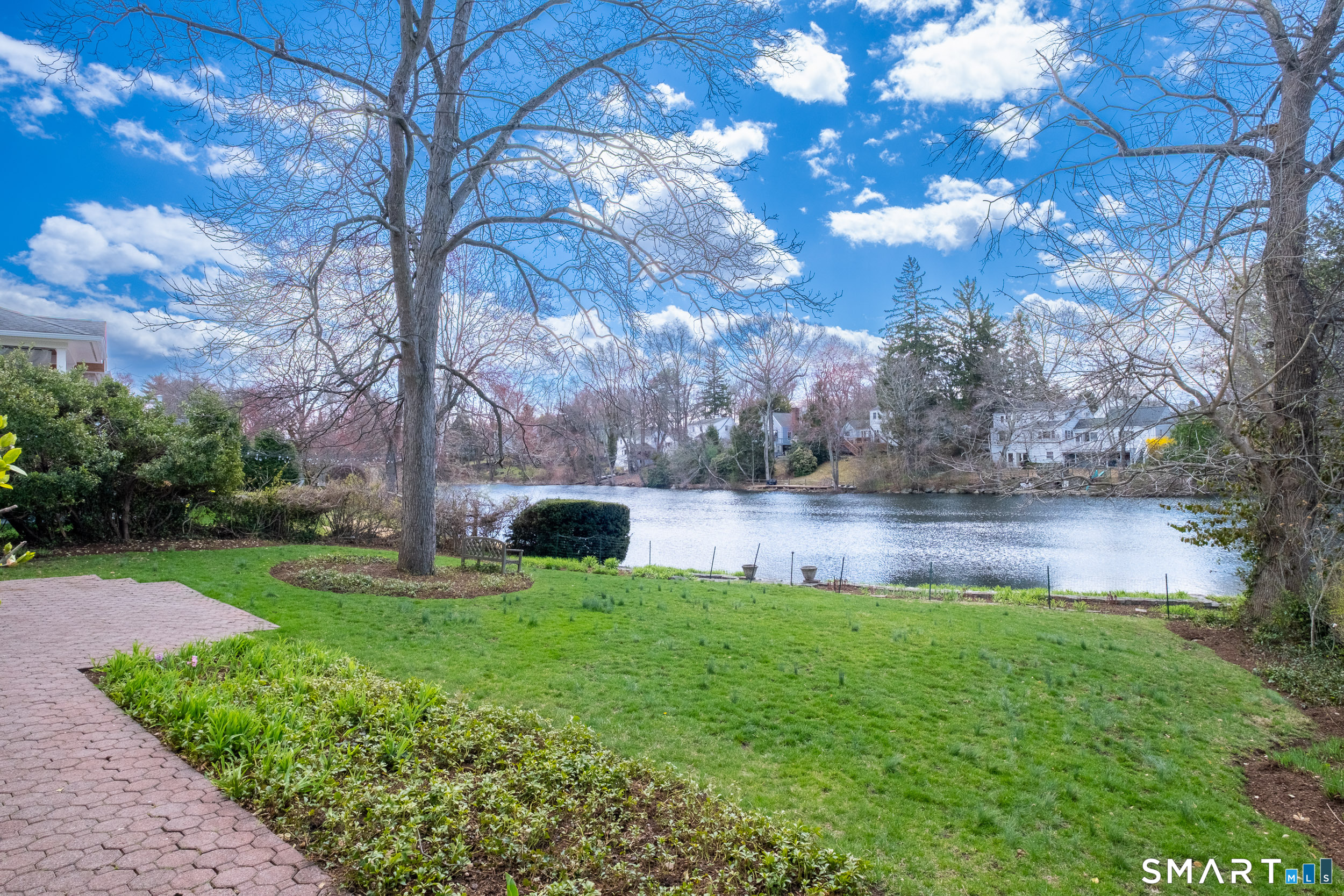 56 Lakeview Drive Stamford CT 06905