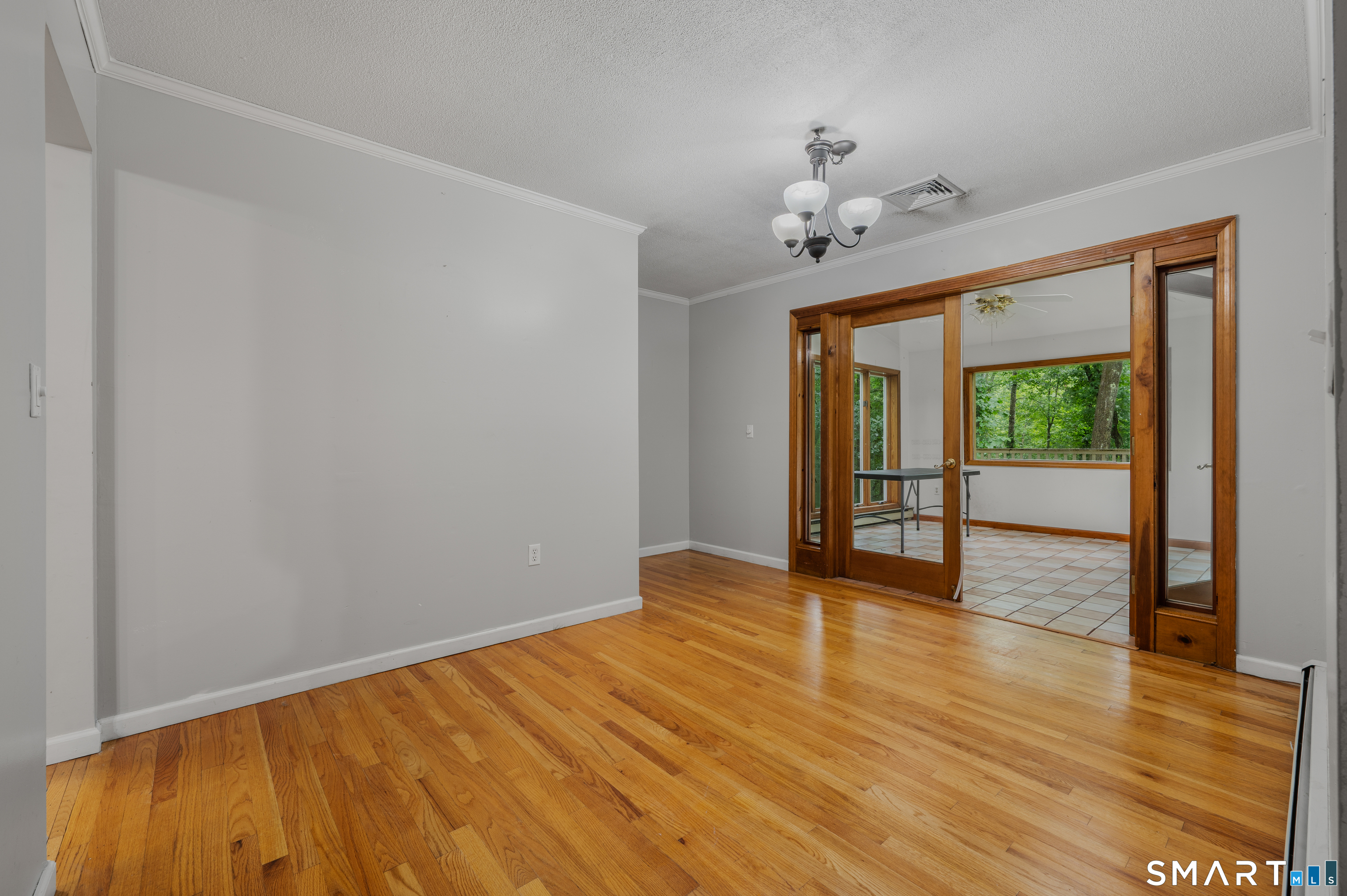 4 Robinhood Drive Ledyard CT 06335