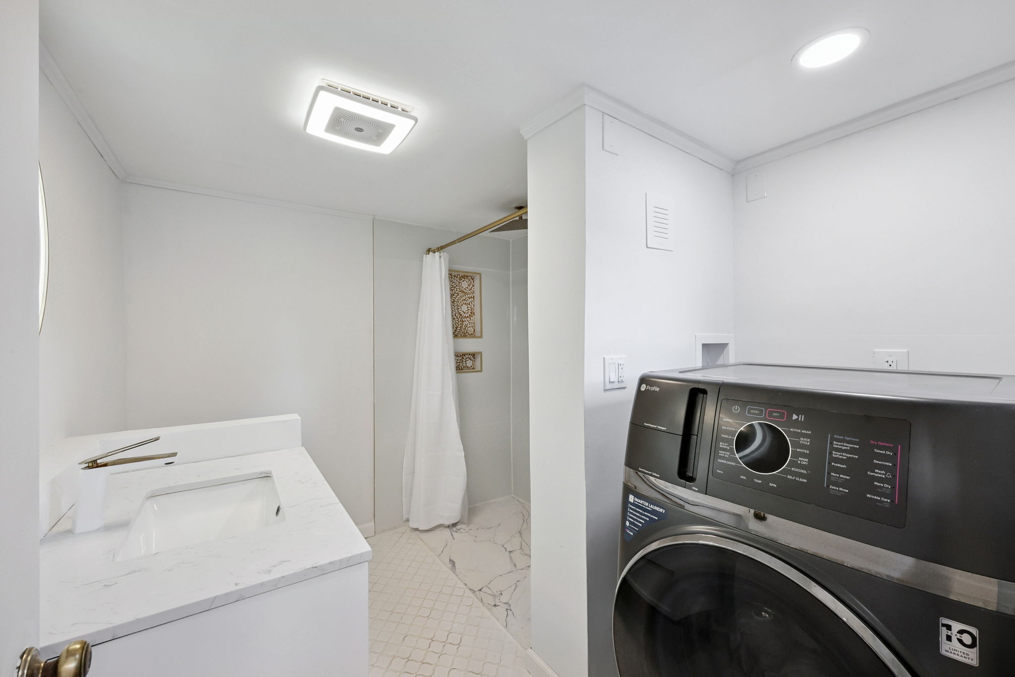 18 Lake Boulevard East Hampton CT 06424