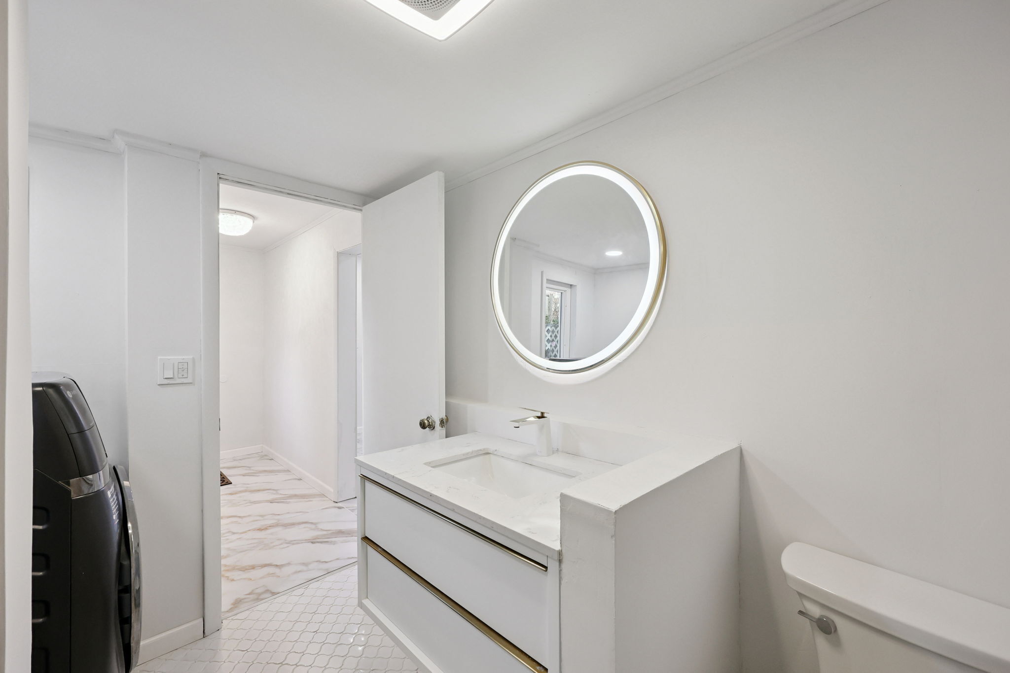 18 Lake Boulevard East Hampton CT 06424