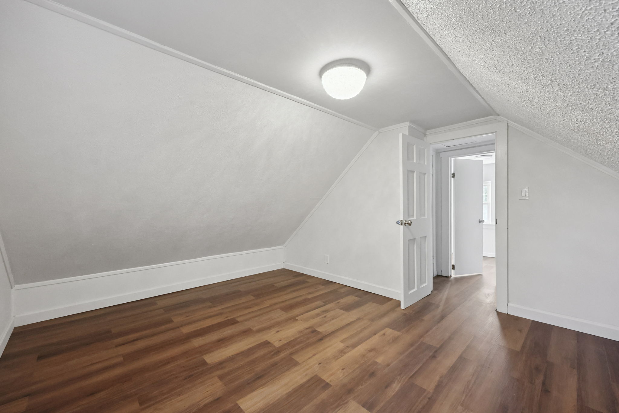 18 Lake Boulevard East Hampton CT 06424