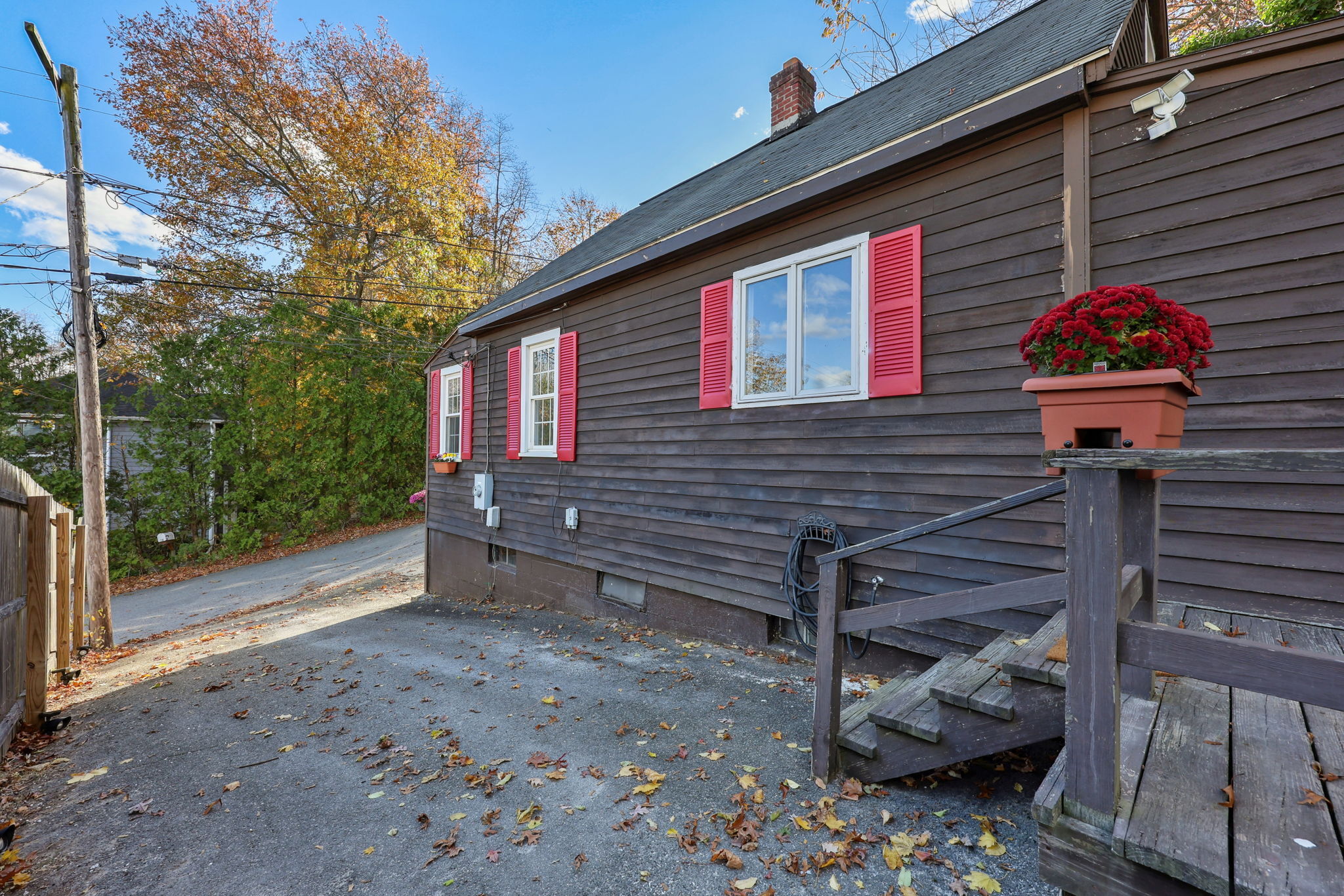 18 Lake Boulevard East Hampton CT 06424