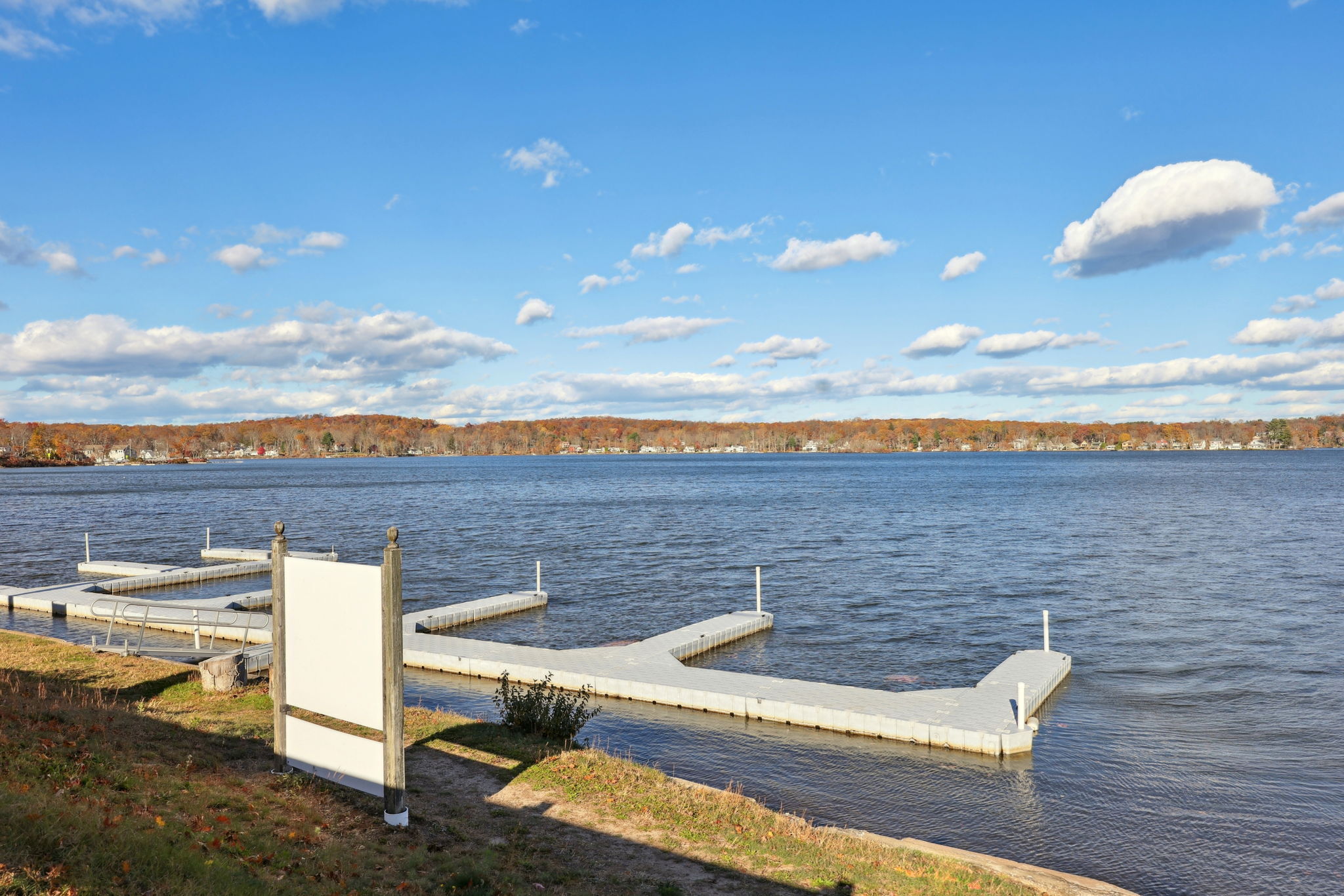 18 Lake Boulevard East Hampton CT 06424