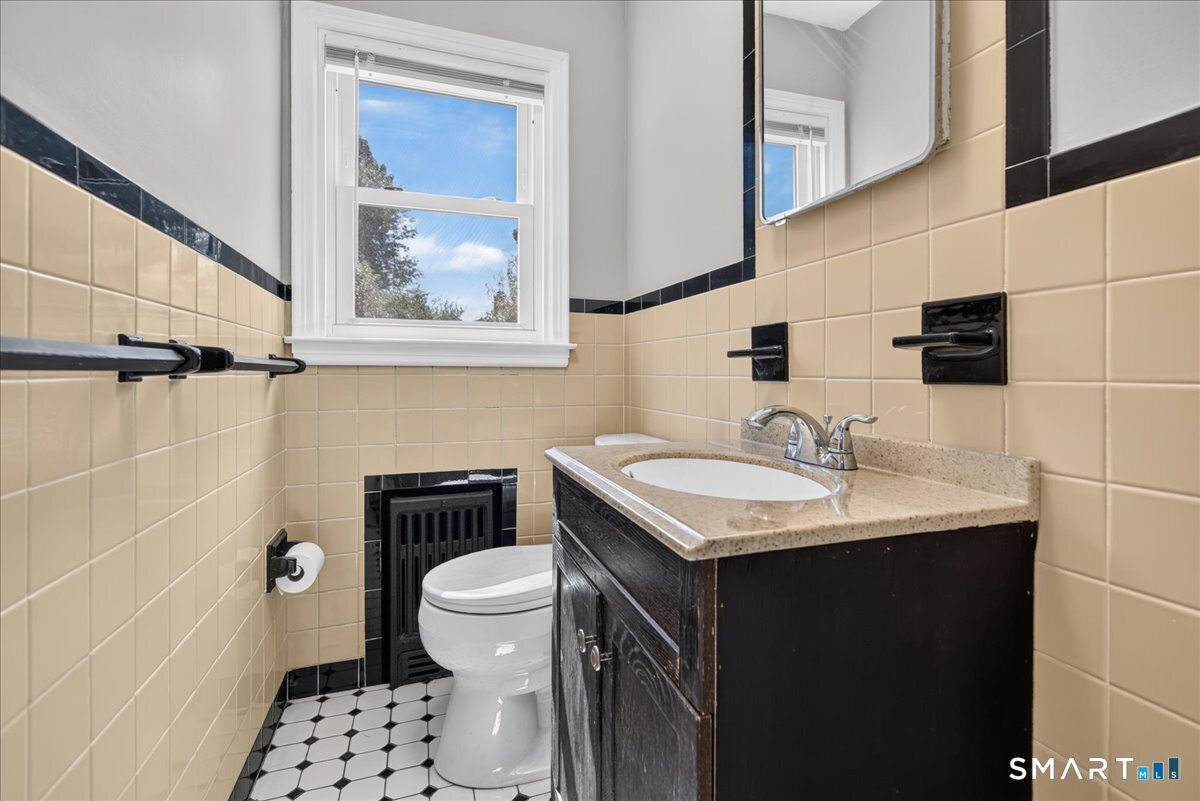 75 Meadow View Road New Haven CT 06519