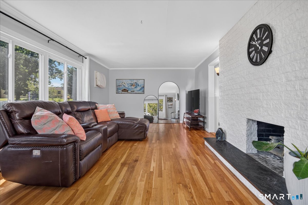 75 Meadow View Road New Haven CT 06519