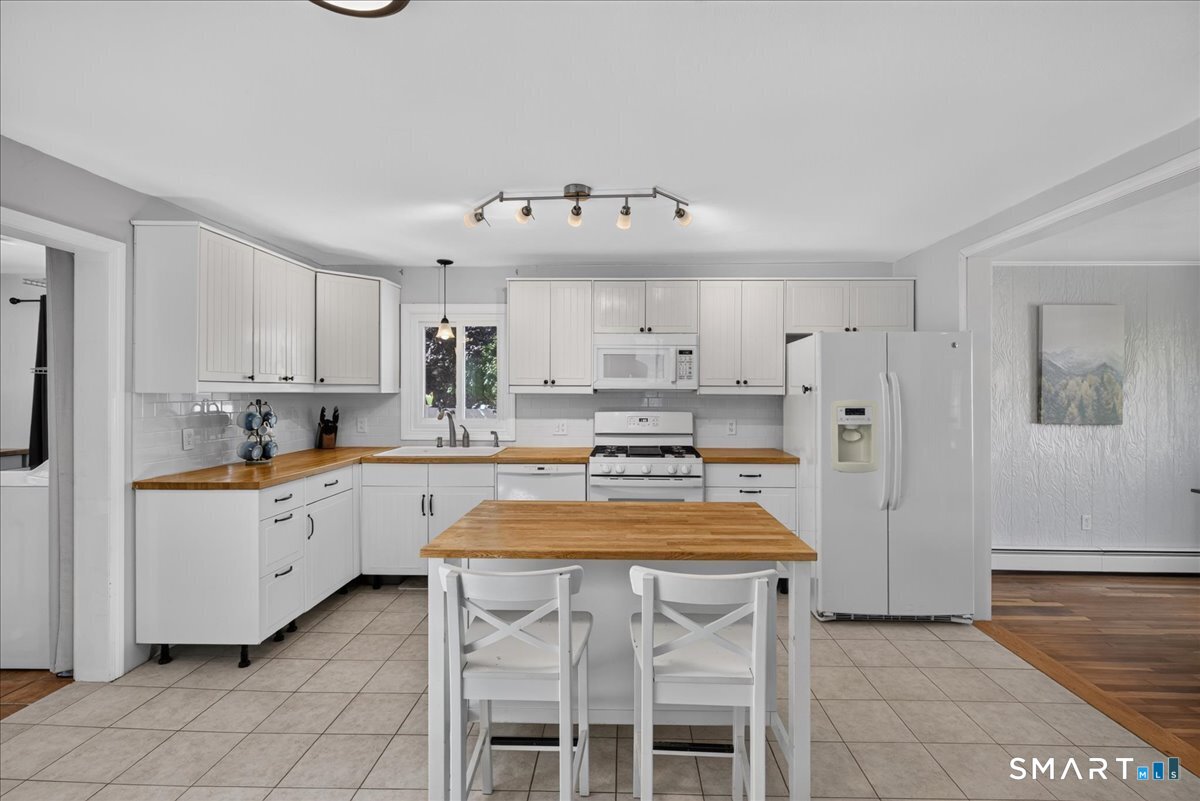 75 Meadow View Road New Haven CT 06519