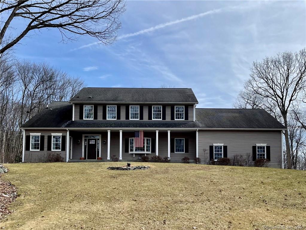 10 Pinewood Drive New Fairfield CT 06812